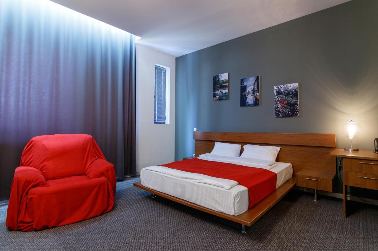 Moscow House Hotel เยเรวาน ภายนอก รูปภาพ