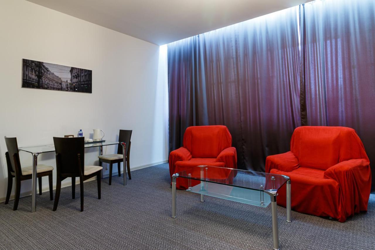Moscow House Hotel เยเรวาน ภายนอก รูปภาพ