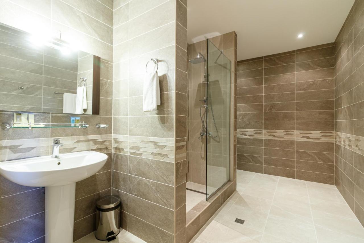 Moscow House Hotel เยเรวาน ภายนอก รูปภาพ
