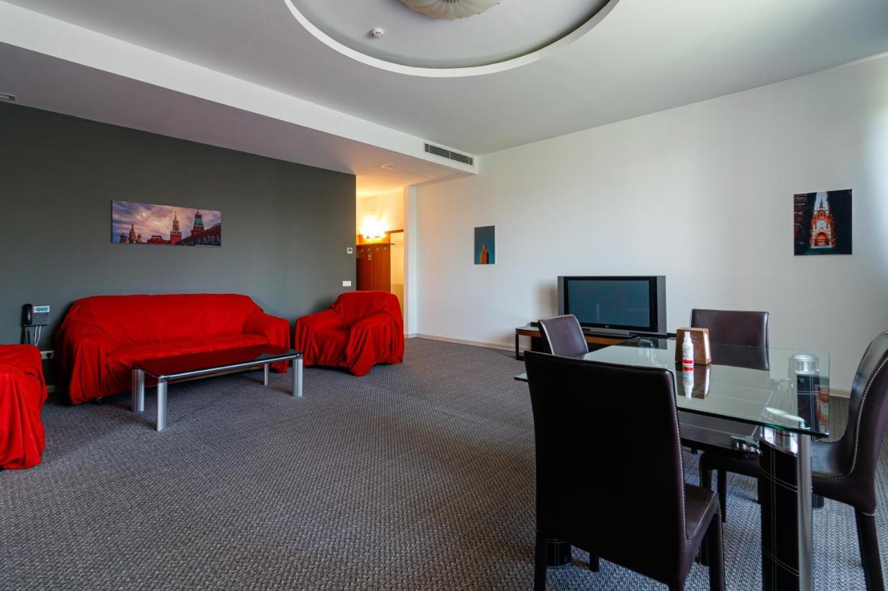 Moscow House Hotel เยเรวาน ภายนอก รูปภาพ