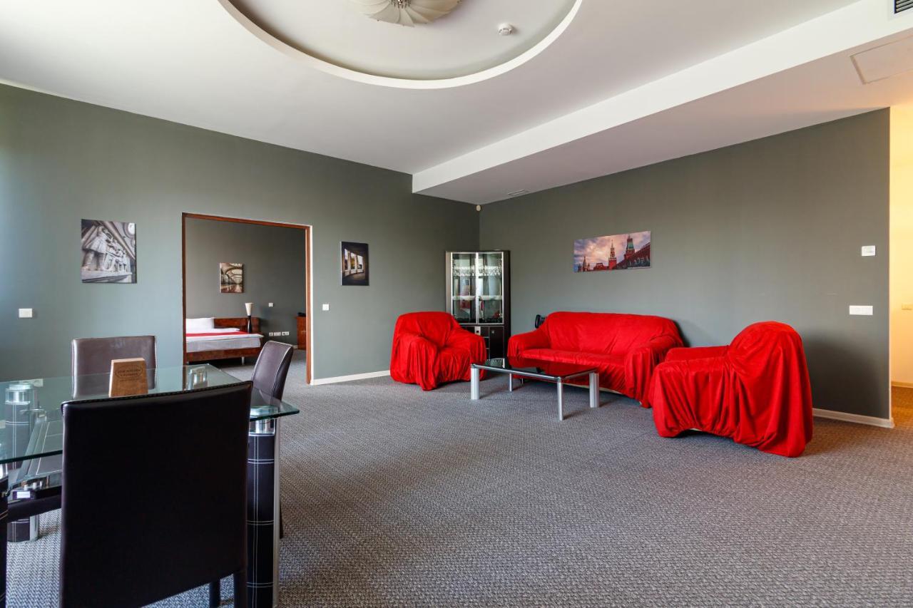 Moscow House Hotel เยเรวาน ภายนอก รูปภาพ