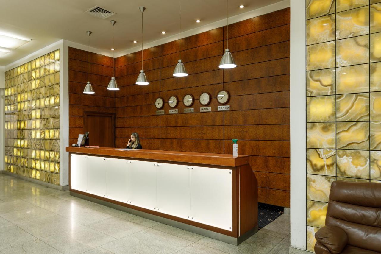 Moscow House Hotel เยเรวาน ภายนอก รูปภาพ