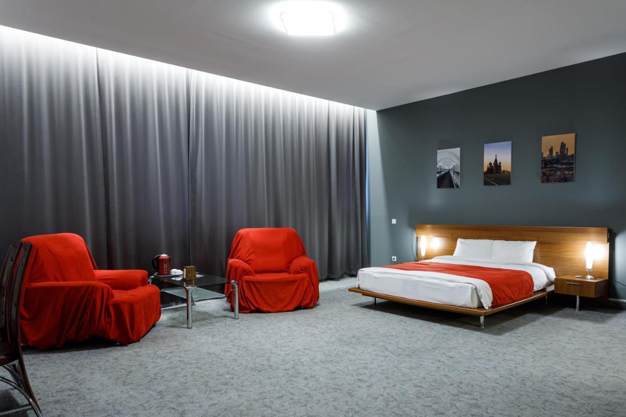 Moscow House Hotel เยเรวาน ภายนอก รูปภาพ