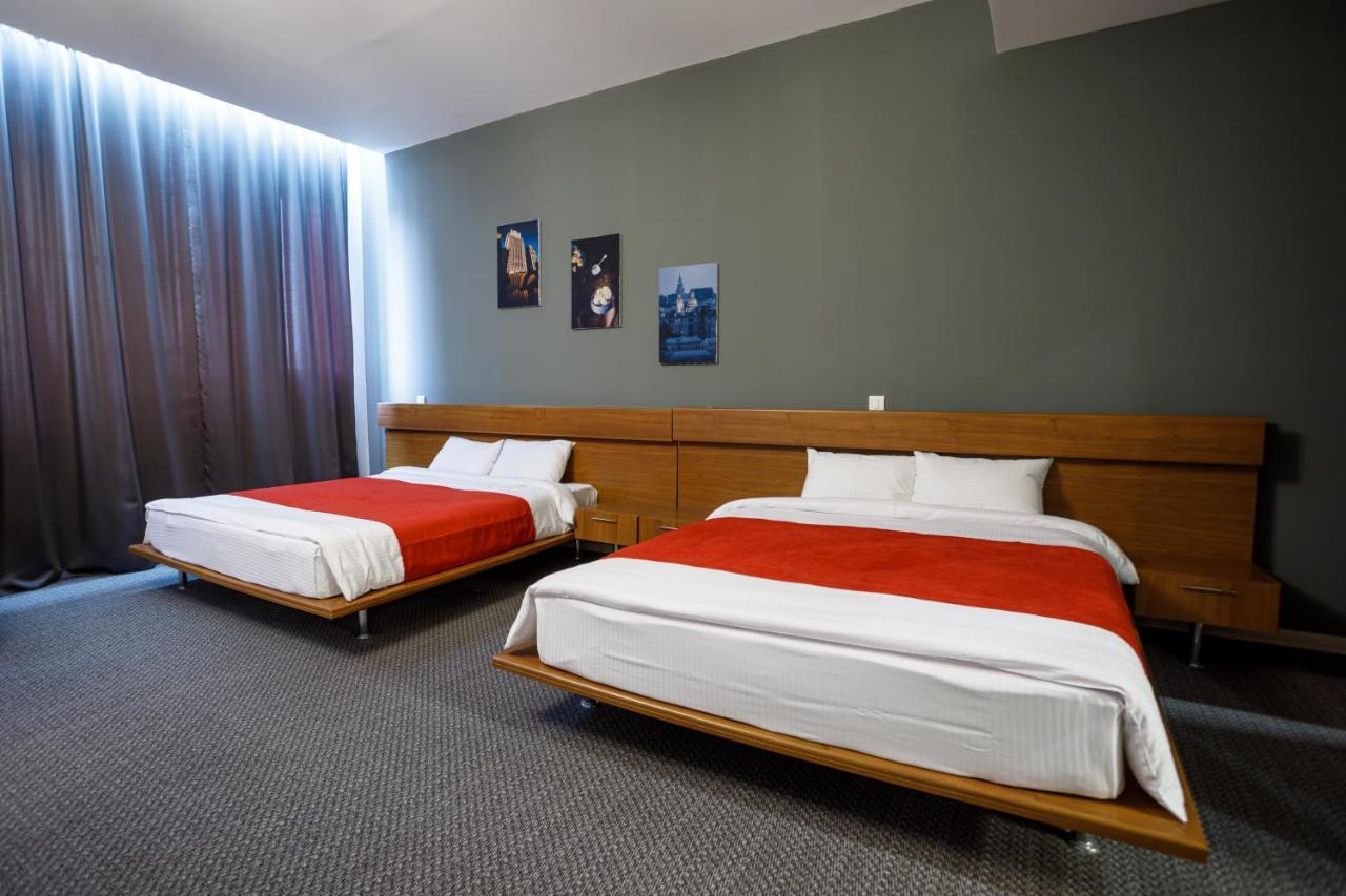Moscow House Hotel เยเรวาน ภายนอก รูปภาพ