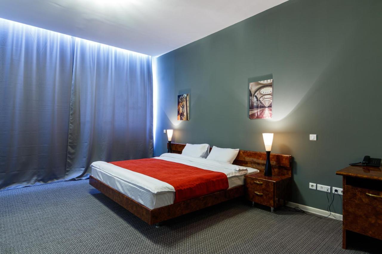 Moscow House Hotel เยเรวาน ภายนอก รูปภาพ