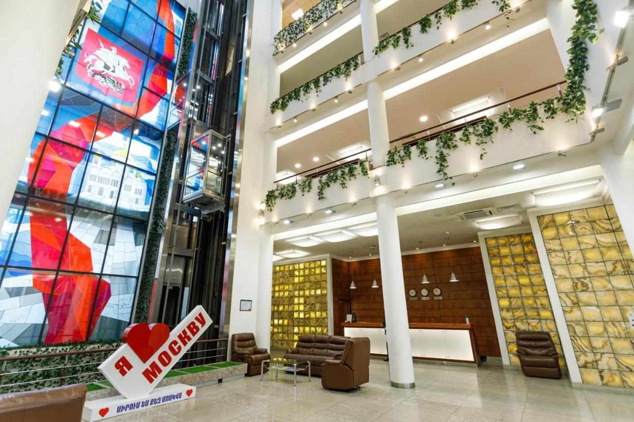 Moscow House Hotel เยเรวาน ภายนอก รูปภาพ
